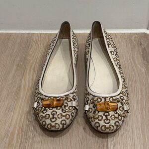 Gucci Cream and Brown Loafers with Bamboo Accent